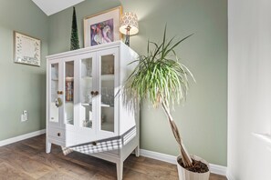 Interior - Lovely 3-bedroom house with AC in tranquil Kyle (Kyle)