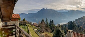 Cottage with beautiful lake view