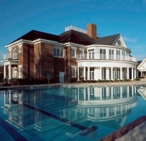 Sisäuima-allas, ulkouima-allas