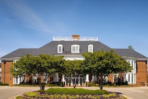 Exterior - 4th of July Week! - Williamsburg, ONLY => 26 Jun - 3 Jul 2027, Sleeps 12/4Br/4Ba (Williamsburg)
