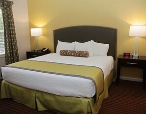 4 bedrooms, in-room safe, iron/ironing board, free WiFi