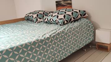 1 chambre, fer et planche à repasser, Wi-Fi, draps fournis