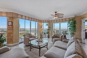 Living area - Extraordinary residence with sweeping views of the Gulf and 10,000 island. (Marco Island)