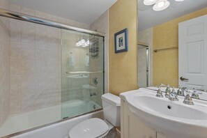 Hair dryer, towels - Extraordinary residence with sweeping views of the Gulf and 10,000 island. (Marco Island)
