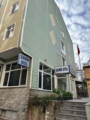Exterior detail - Şahin Otel (Çanakkale)