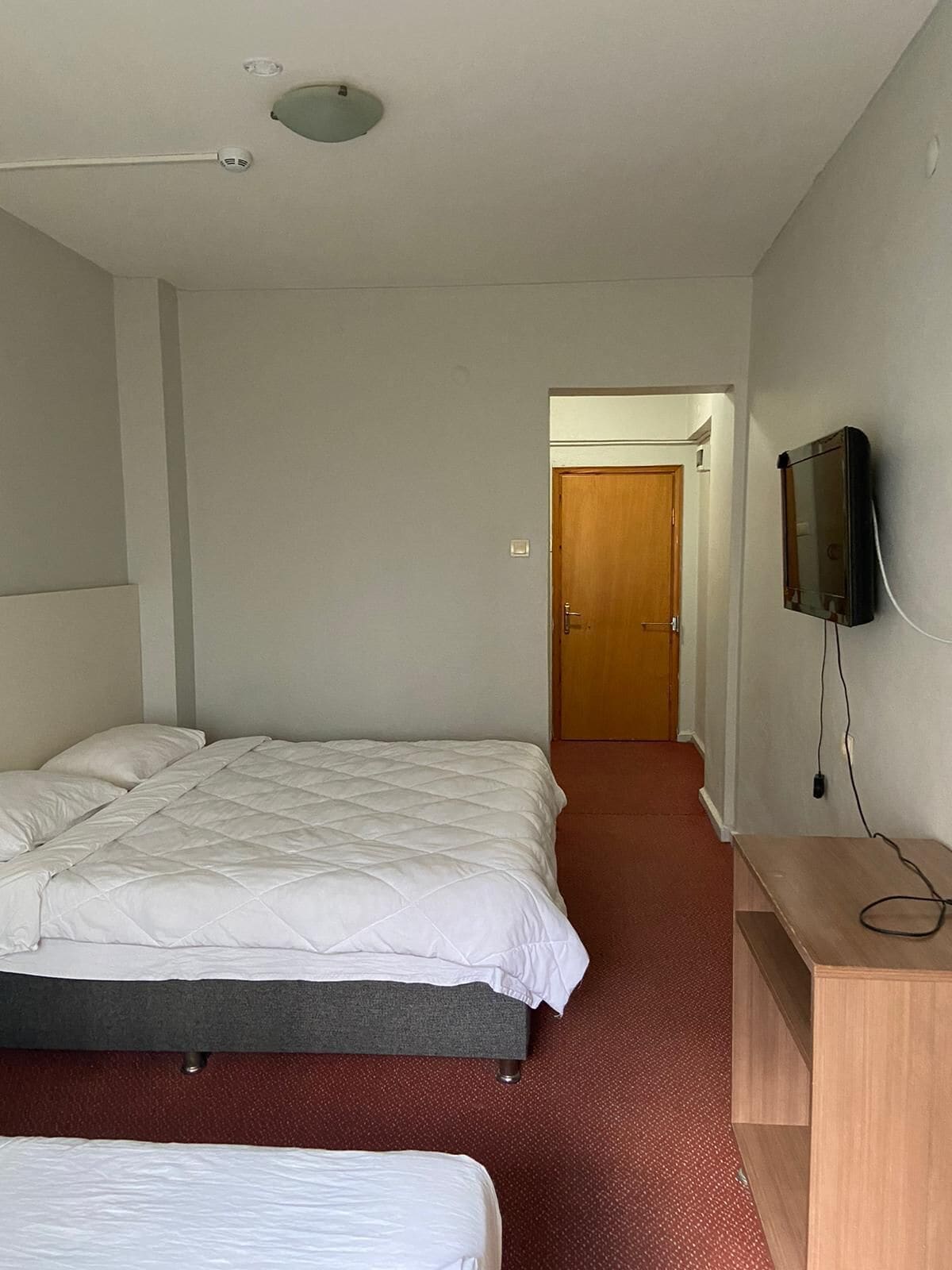 Standard Triple Room, Non Smoking | Desk, soundproofing