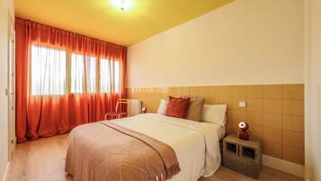 Classic Apartment | Desk, laptop workspace, free WiFi