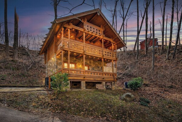 Exterior - NEW! Fifty Shades Themed-Honeymoon Cabin (Gatlinburg)