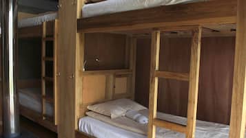 Dormitorio compartido básico, vista a la montaña | Wifi gratis