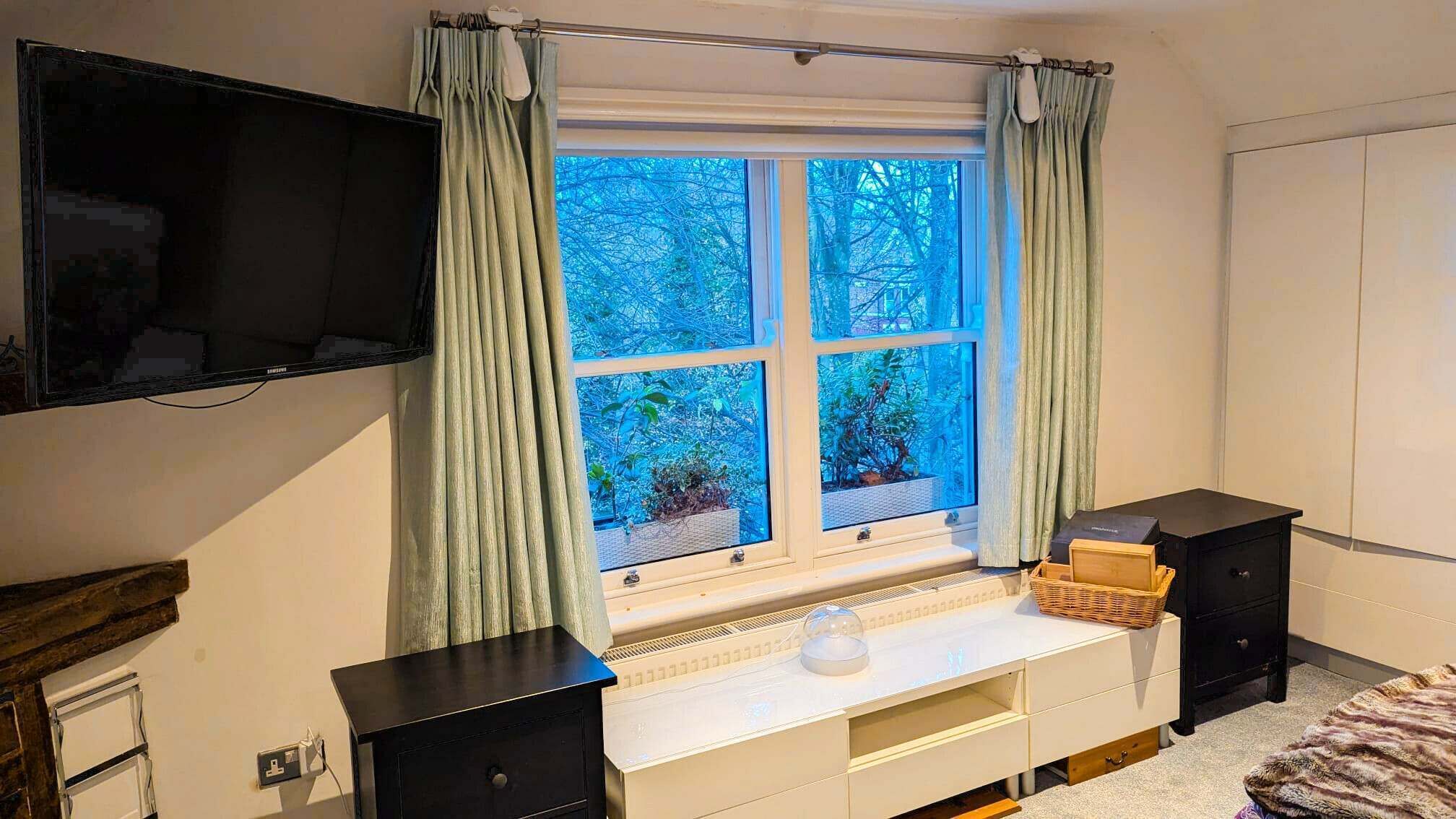 1 chambre, fer et planche à repasser, accès à Internet, literie fournie