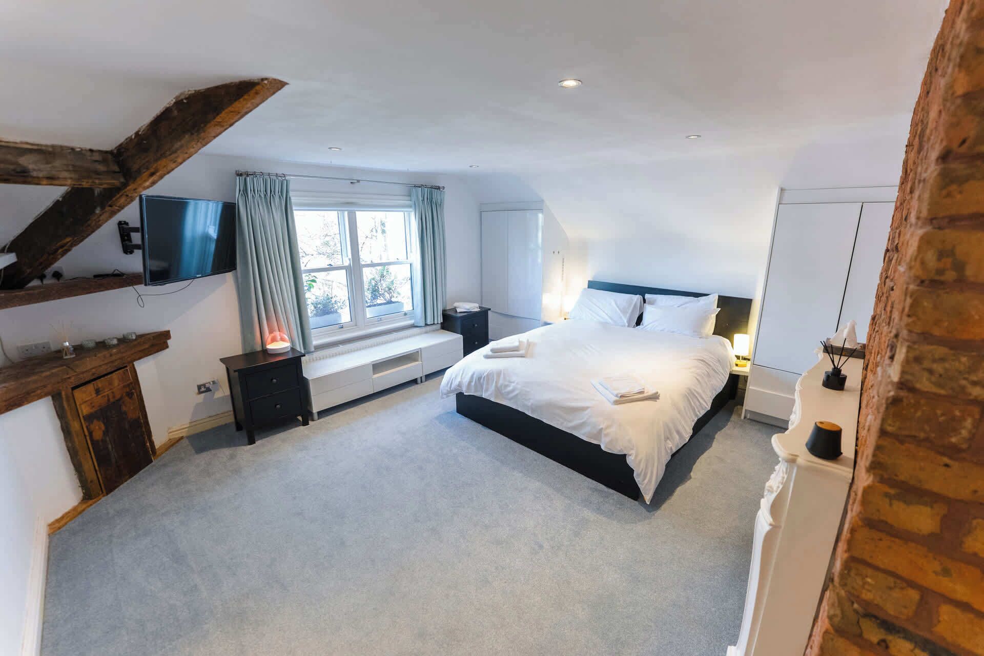 1 bedroom, iron/ironing board, internet, bed sheets