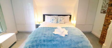 1 bedroom, iron/ironing board, Internet, bed sheets
