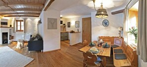 Dining - Zur Schmiede - Alpchalet EG in Kaltenbrunn (Garmisch-Partenkirchen)