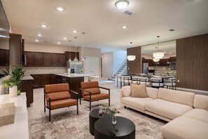 Interior - 10BR Windsor Cay Resort Home + Private Pool (Clermont)