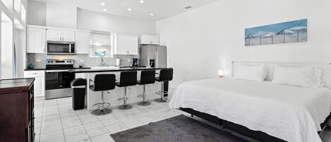 1 dormitorio, tabla de planchar con plancha, wifi y ropa de cama