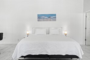 1 bedroom, iron/ironing board, WiFi, bed sheets - Villa Del Mare Unit 1 King Suite (St. Augustine)
