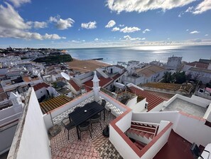 Outdoor dining - Al-Gharb House - Sea View (Albufeira)