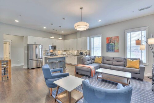 1-BR Condo in 12 South I Unit 204