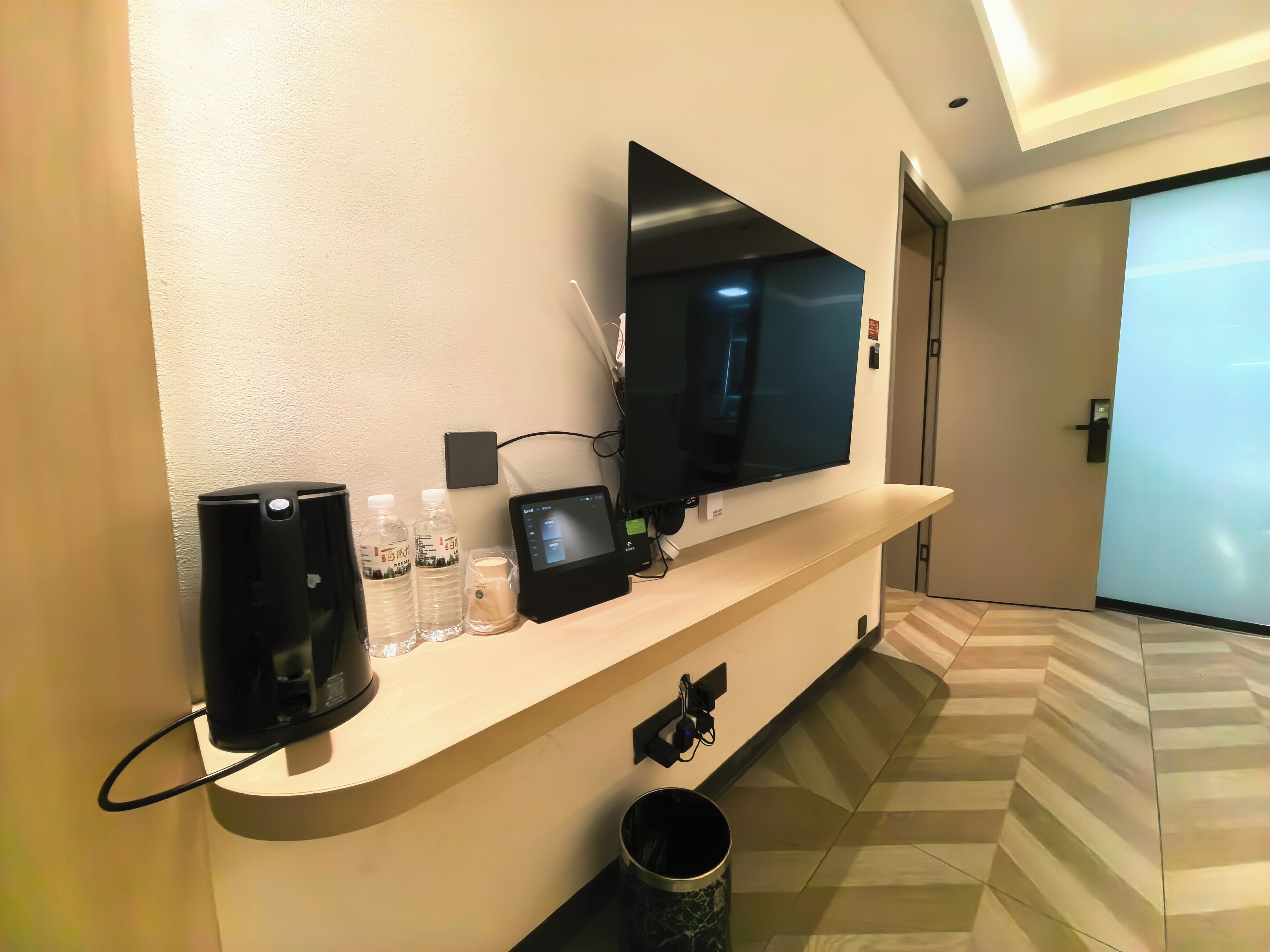 Habitación Deluxe doble, 1 cama de matrimonio grande, vistas al patio | Interior