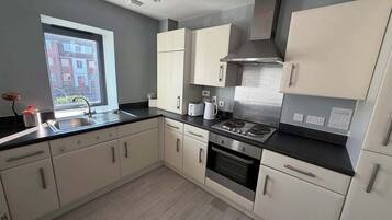 Fridge, oven, stovetop, toaster