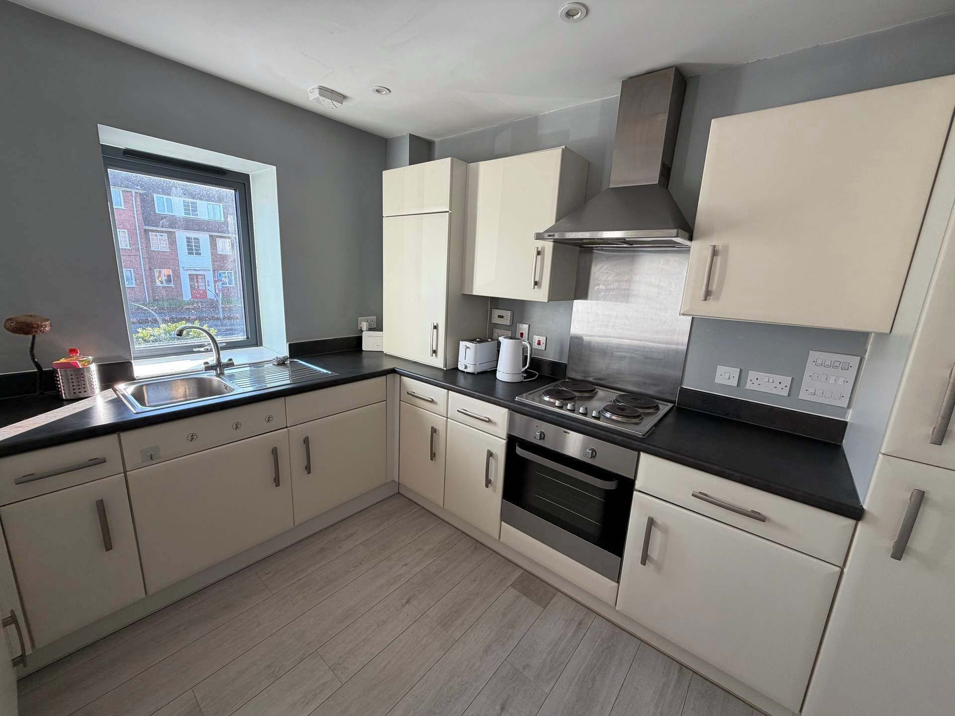 Refrigerador, horno, parrilla de estufa y tostadora 