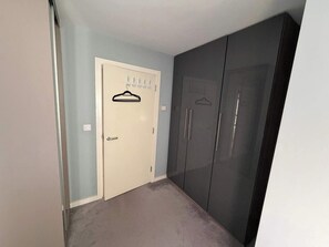 Interior - Spacious 1BDR Apartment in Morden London (Greater London)