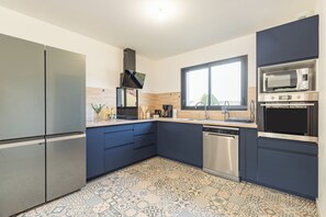 Fridge, microwave, oven, dishwasher - Le Cazes - Wifi - Parking (Cazes-Mondenard)