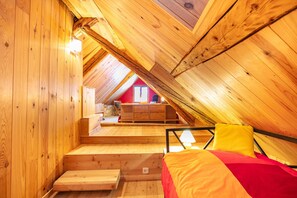 3 chambres, fer et planche à repasser, Wi-Fi, draps fournis