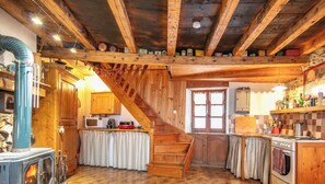 雪櫃、微波爐、焗爐、爐具