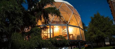 Bangalô superluxo, vista para o jardim | Fachada