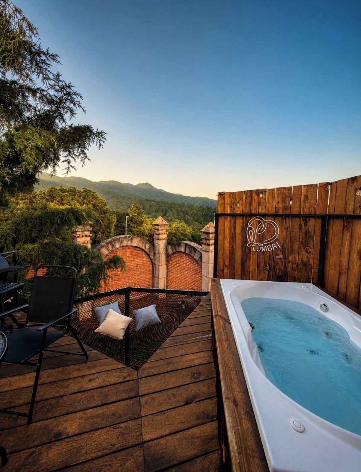 Domo Family Sky Deluxe con Jacuzzi exterior