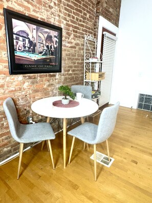 Dining - Ping Pong Table,Near downtown,Ohio City! (Cleveland)