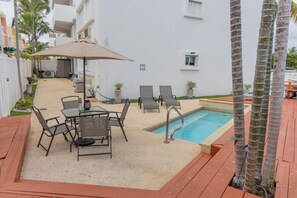Piscine intérieure, piscine extérieure