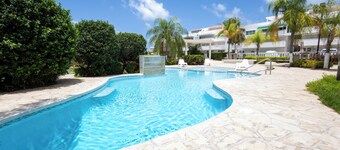 Beachfront & Private Pool Villa w/AC