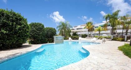 Beachfront & Private Pool Villa w/AC