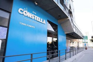 Exterior detail - Modern & Stylish City Stay for 4 | Double Parking (Monterrey)