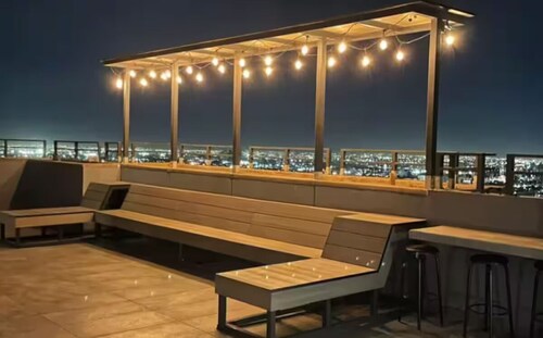 Modern & Stylish City Stay for 4 | Double Parking