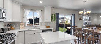 Luxurious La Salle with Hot Tub