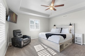 3 bedrooms, desk, iron/ironing board, free WiFi