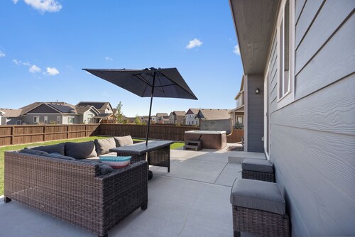 Luxurious La Salle with Hot Tub