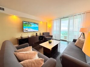 Living area - Beachfront 2br at The Tides - Great Views (Hollywood)