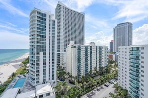 Exterior - Beachfront 2br at The Tides - Great Views (Hollywood)