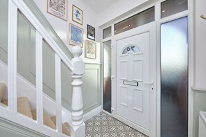 Interior - Stylish 4 bed home in Old Trafford next to MUFC (Stretford)
