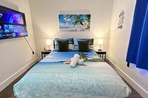 Iron/ironing board, WiFi, bed sheets - EPIC Retreat Near Beach/Hard Rock/Private Backyard (Hollywood)
