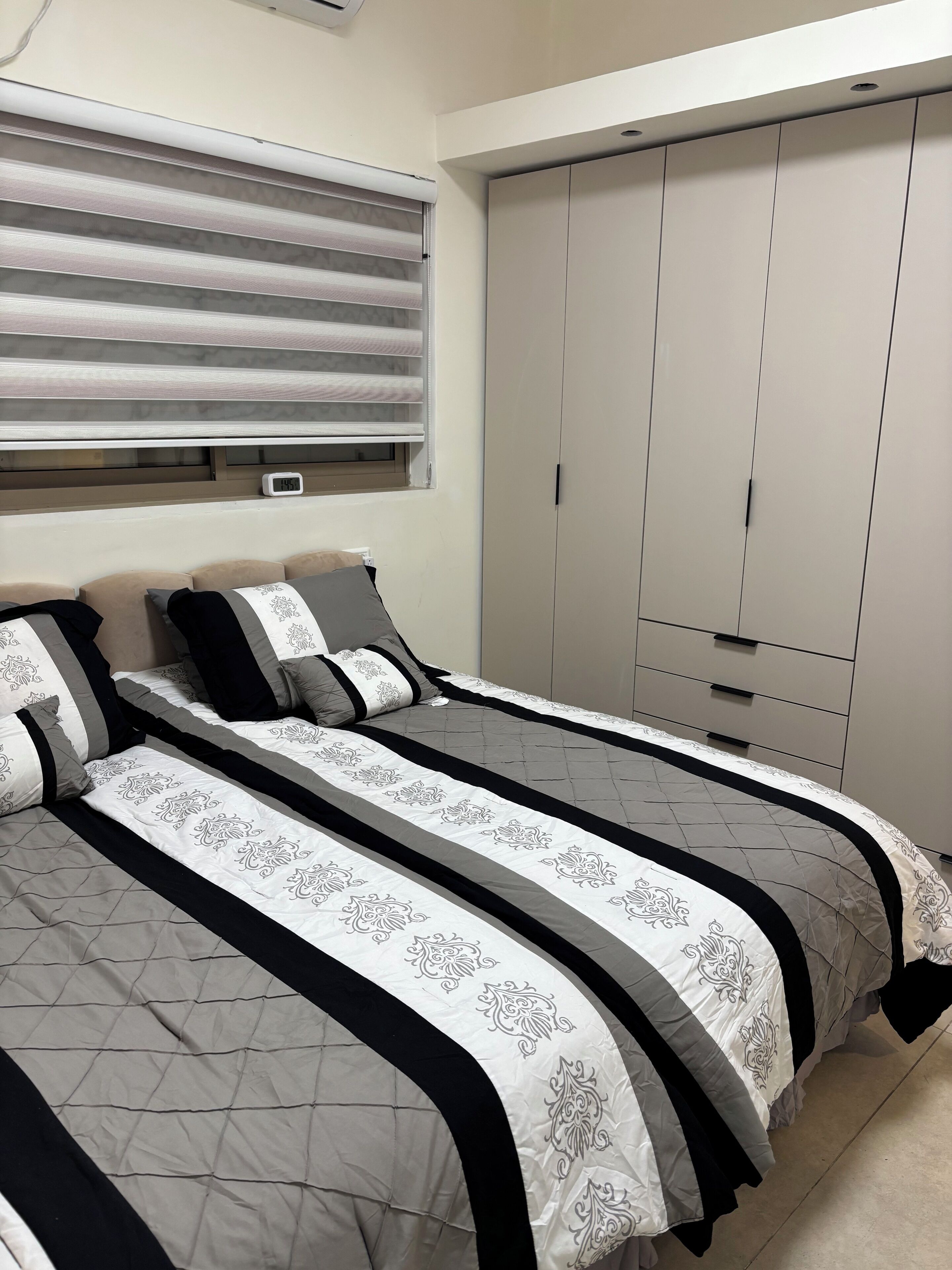 3 chambres, fer et planche à repasser, Wi-Fi, draps fournis