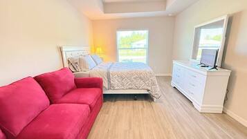 Iron/ironing board, WiFi, bed sheets