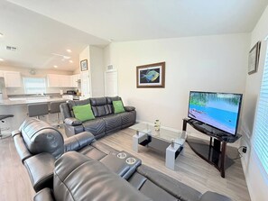 Living area - New 4-Bedroom Home – Perfect for Your Stay! (Lehigh Acres)