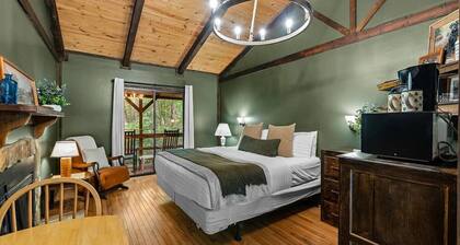 The Lost Compass - Suite #1 - Cozy Cabin Retreat