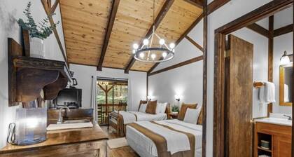 The Lost Compass - Suite #3 - Cozy Cabin Retreat