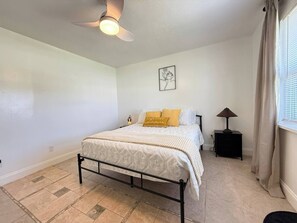 4 habitaciones, escritorio, tabla de planchar con plancha y wifi 